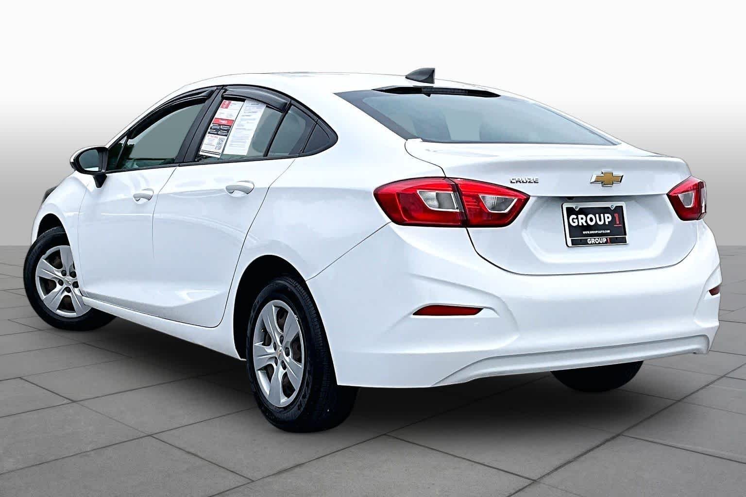 Used 2018 Summit White Chevrolet LS image 12