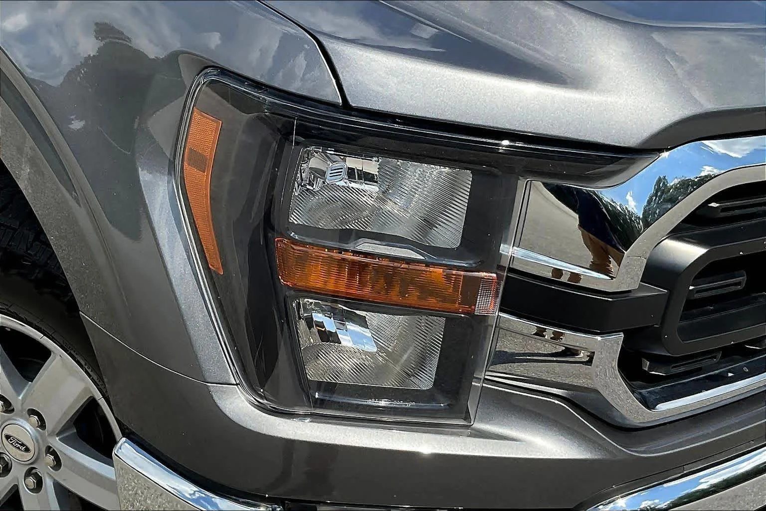 Used 2023 Carbonized Gray Metallic Ford XLT image 27