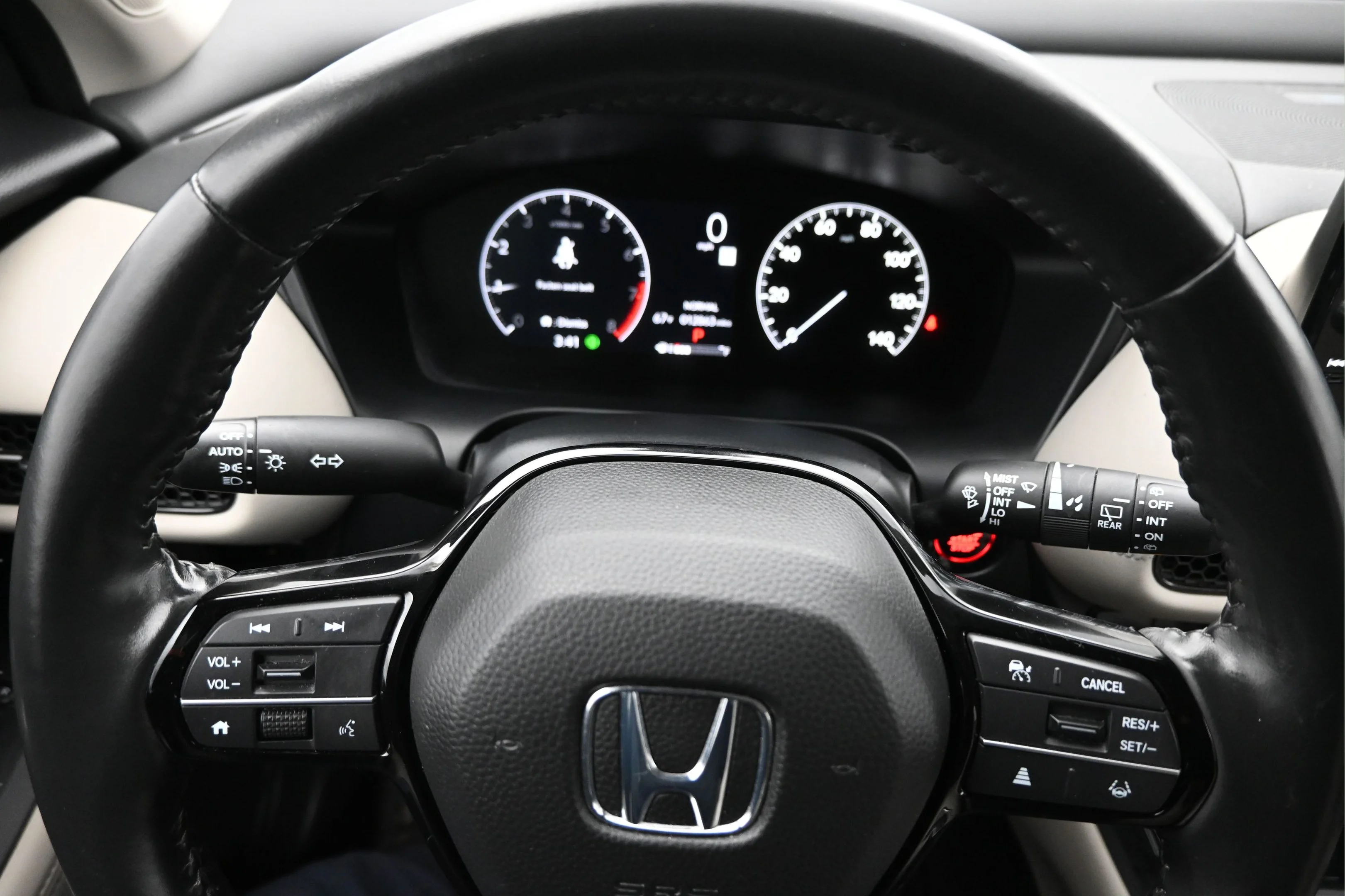 Used 2024 Silver Honda EX-L image 23
