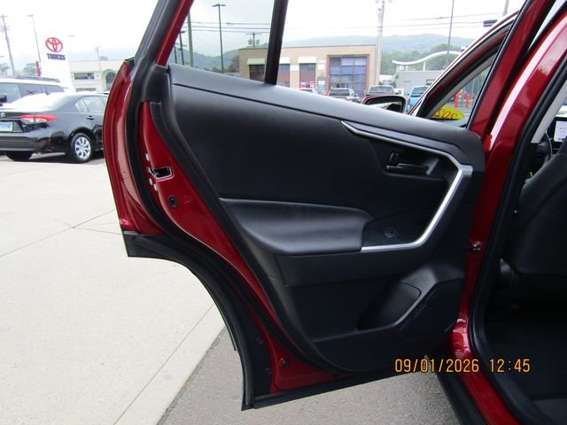 Certified Used 2023 Pearl Toyota LE image 21