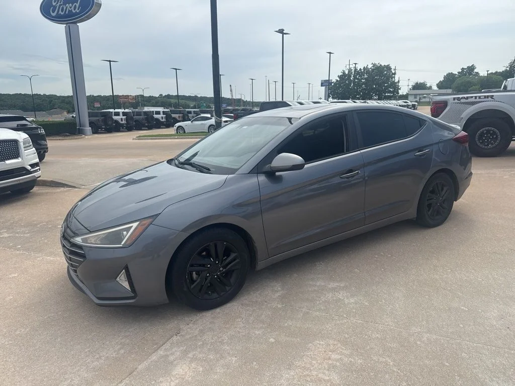Used 2019 Gray Hyundai Value Edition image 3