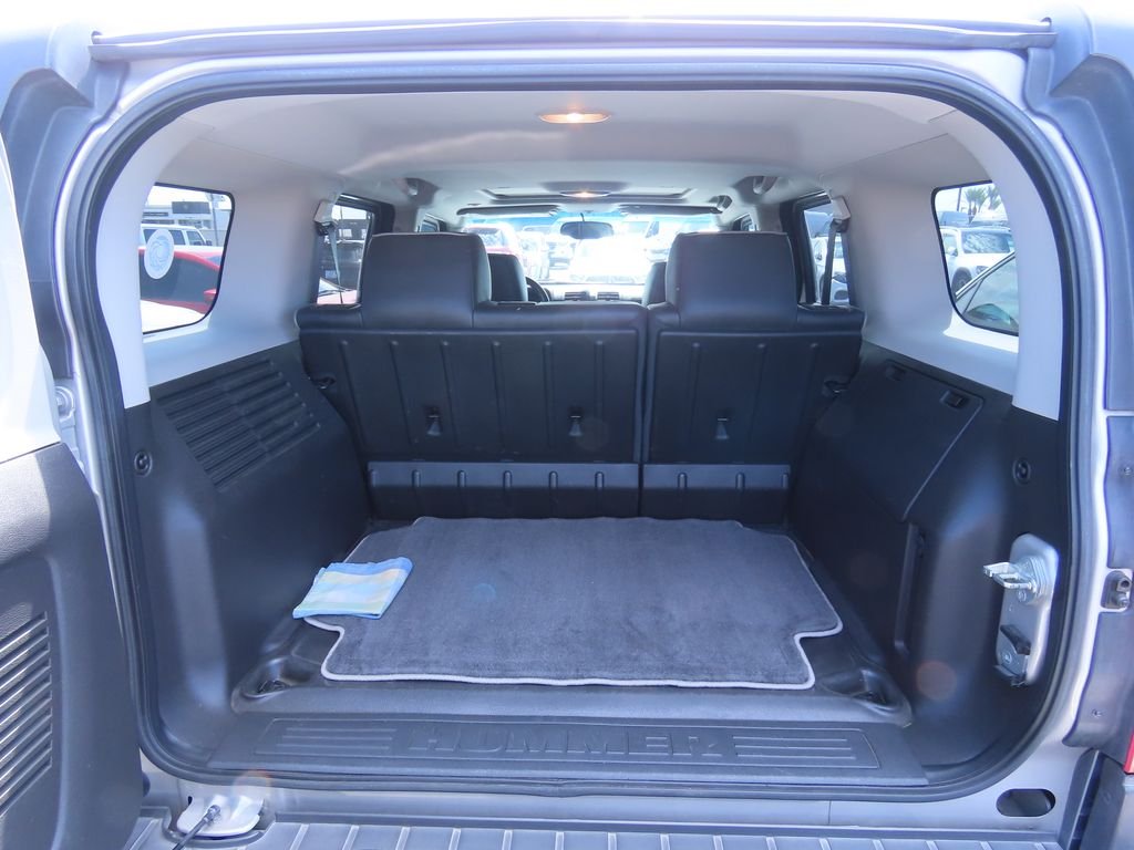 Used 2006 Boulder Gray Metallic Hummer  image 12