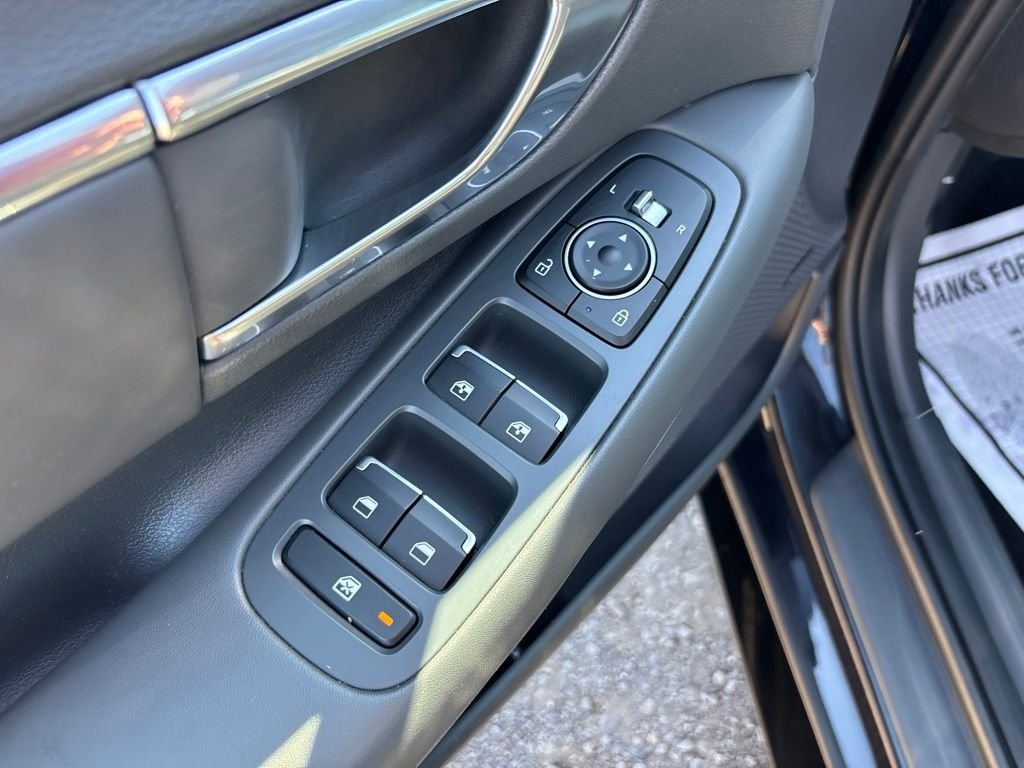 Used 2023 Blue Hyundai SEL Plus image 19