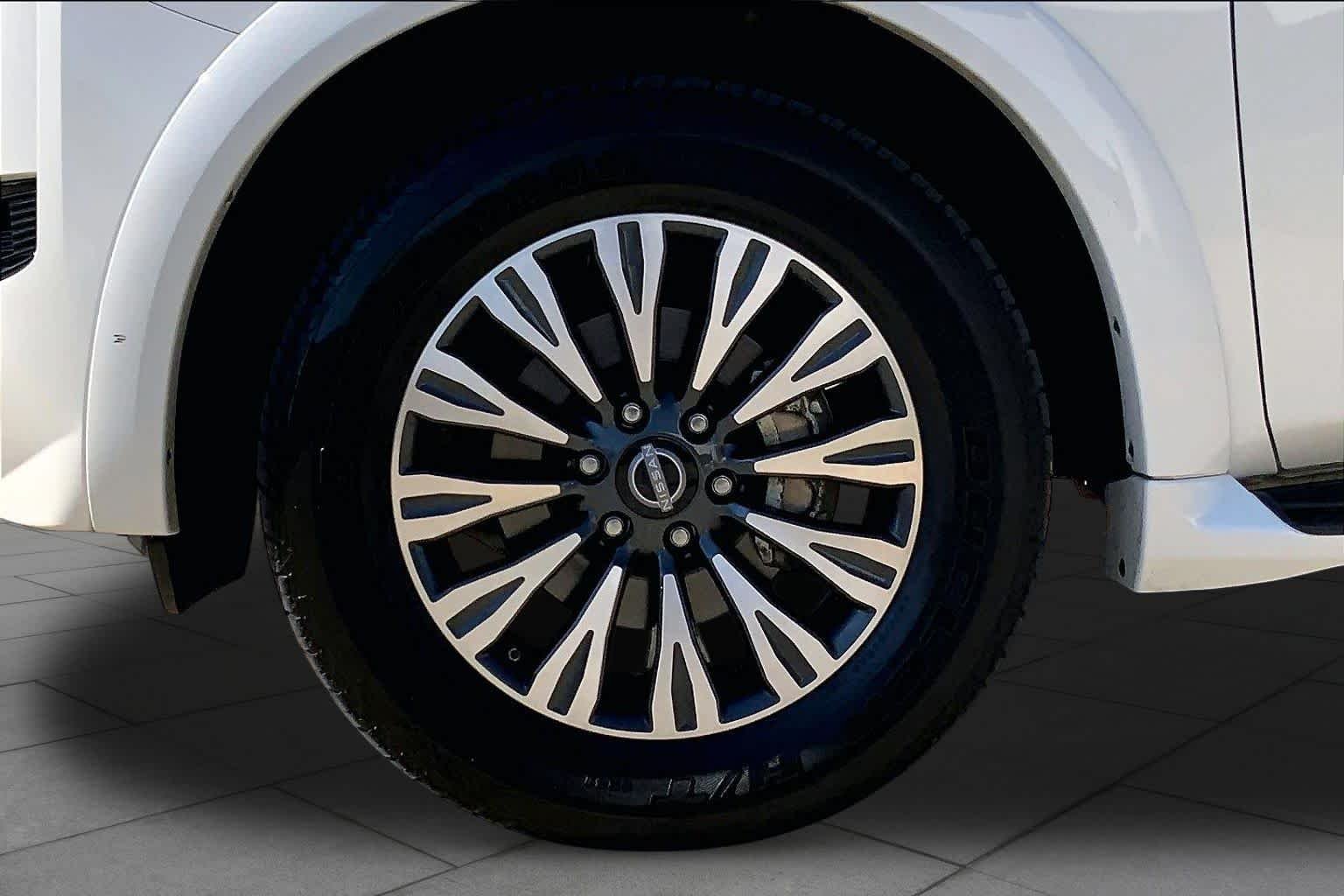 Used 2023 Aspen White Tricoat Nissan SL image 11