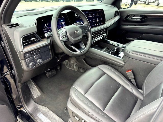 Used 2025 Black Chevrolet Z71 image 12