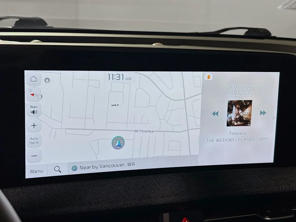 Used 2022 White Kia Wind image 16