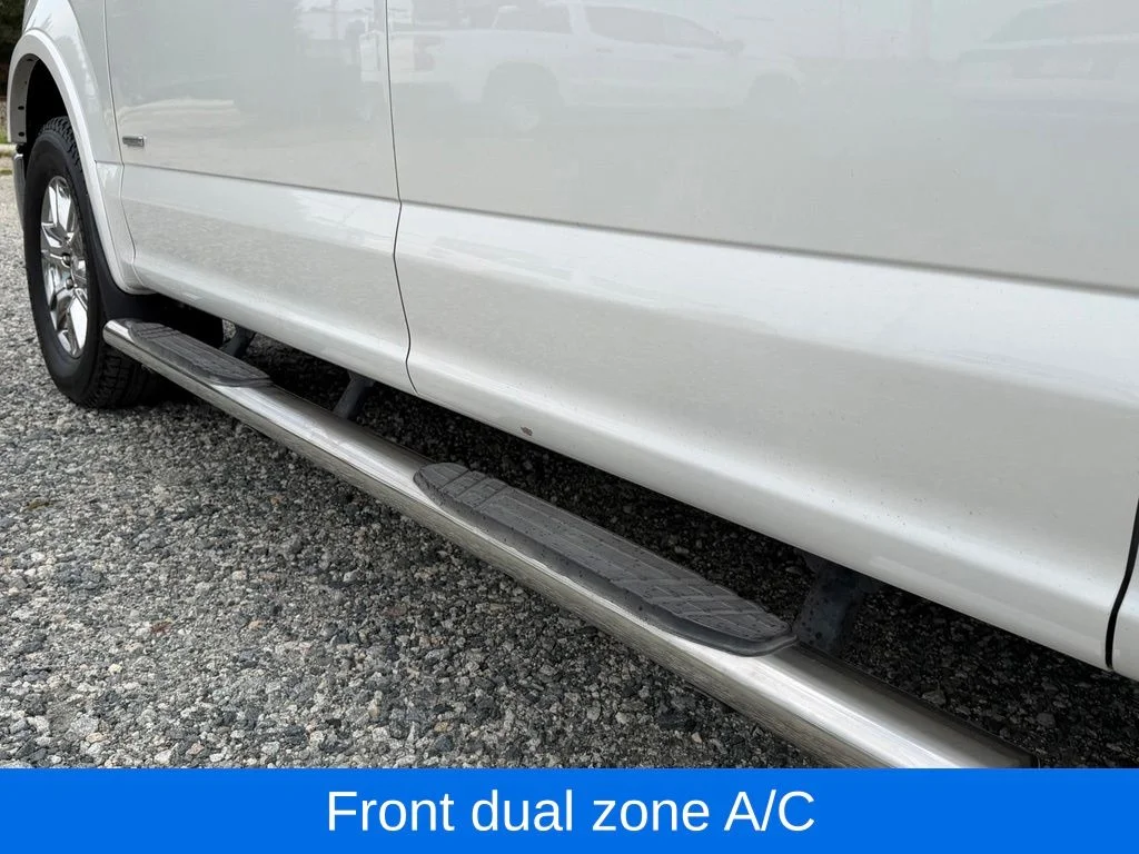 Used 2015 White Ford Lariat image 16