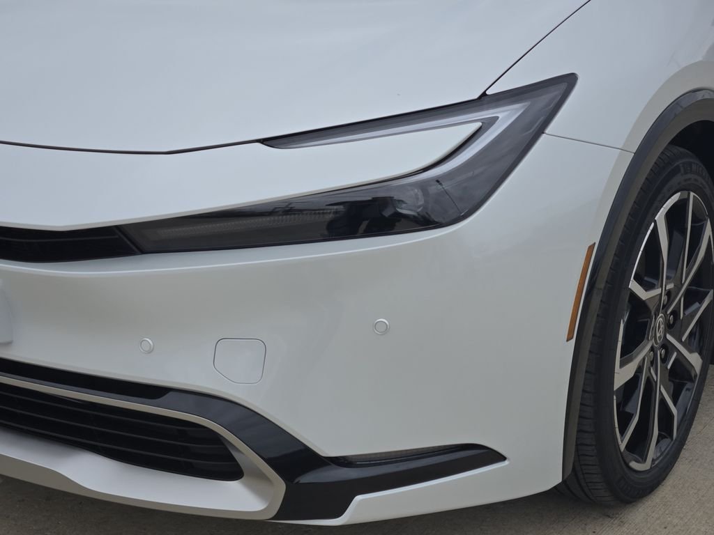2026 Toyota Prius Plug-in Hybrid XSE - Photo 6