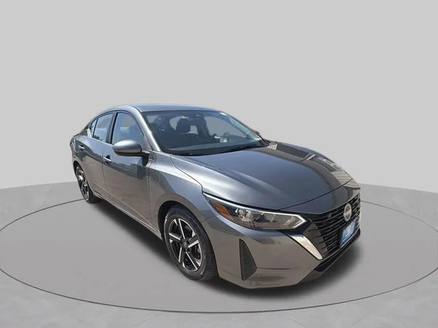 Used 2025 Gray Nissan SV image 7