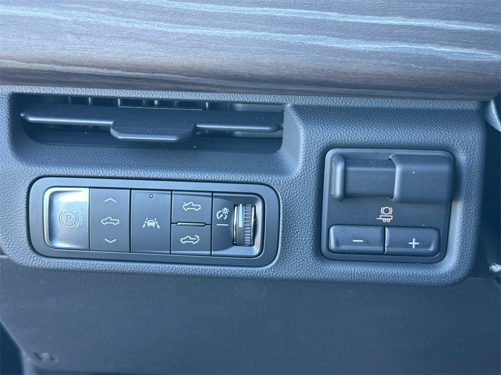 2025 GMC SIERRA - Image 19