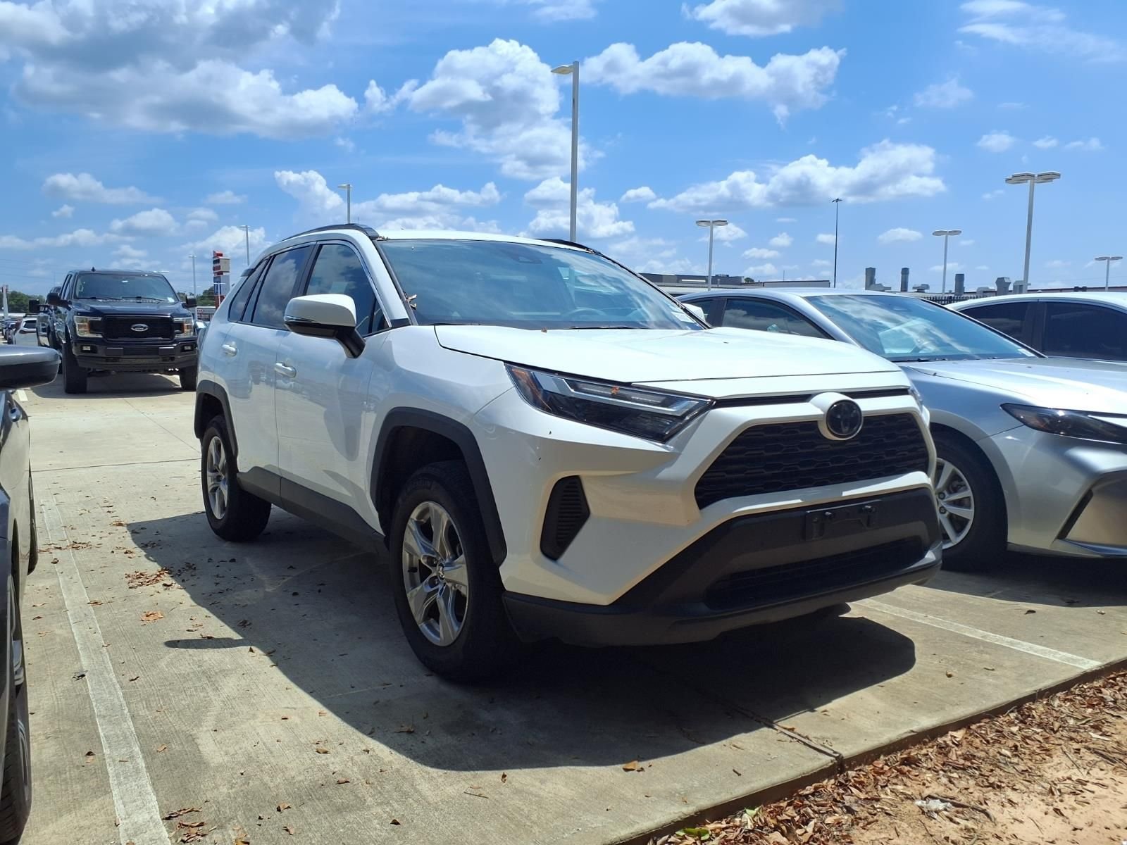 Certified Used 2025 Ice Toyota XLE image 1