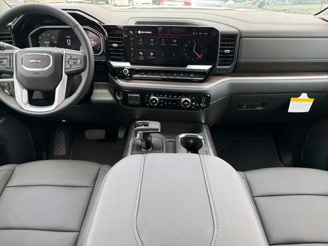 2026 GMC Sierra 1500 SLT - Photo 9