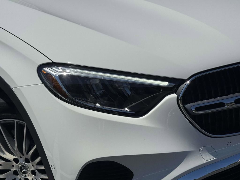 New 2026 Polar White Mercedes-Benz GLC 300 image 15