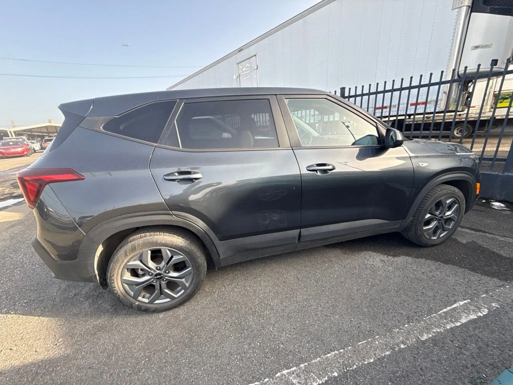 Used 2025 Black Kia LX image 4