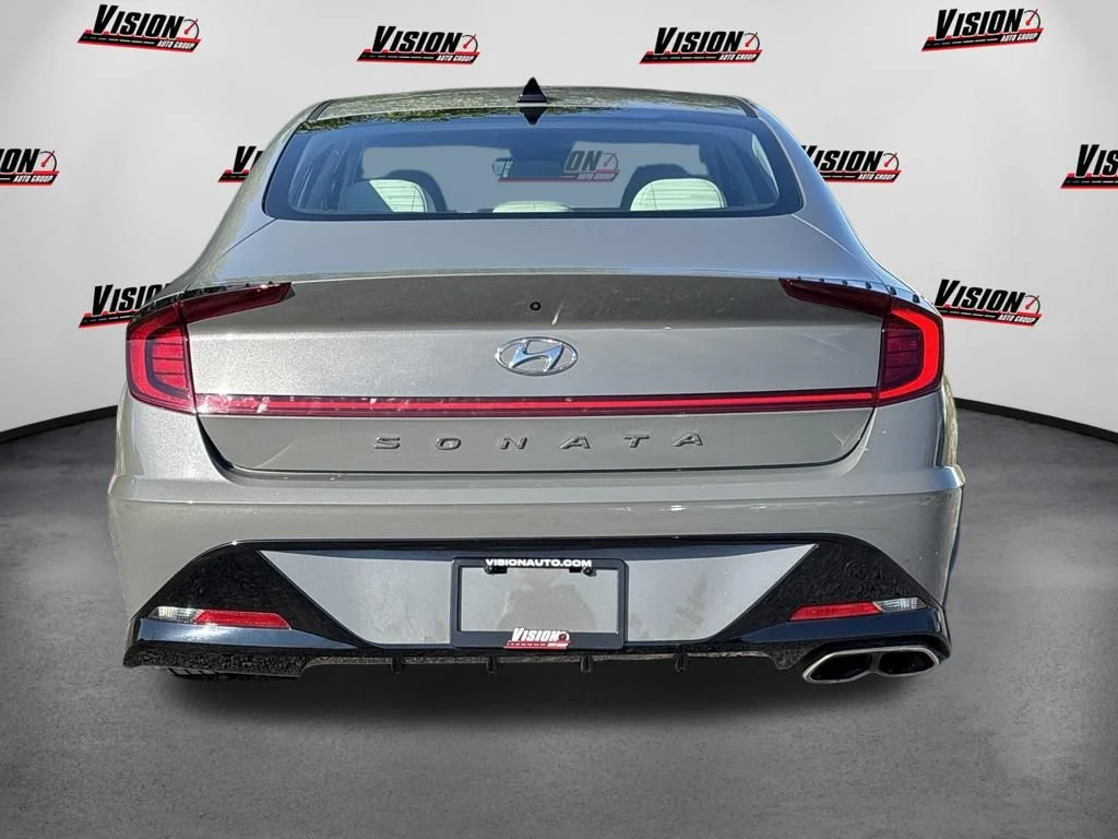 Used 2023 Gray Hyundai SEL image 6