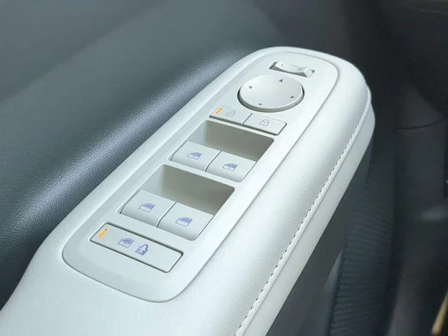 2025 Hyundai Santa Fe SEL - Photo 25