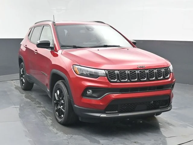 New 2026 Red Hot Pearl-Coat Exterior Paint Jeep Latitude image 9