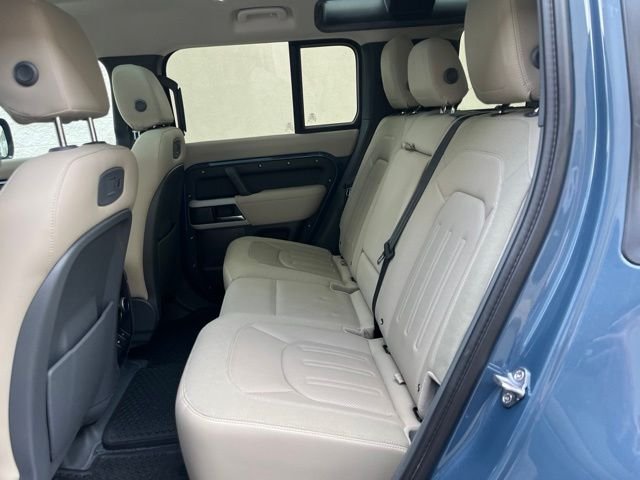 Used 2020 Tasman Blue Metallic Land Rover SE image 10