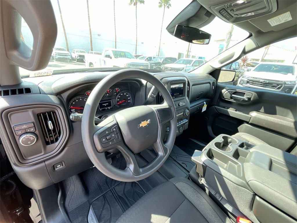 2025 Chevrolet Silverado 1500 Custom - Photo 10