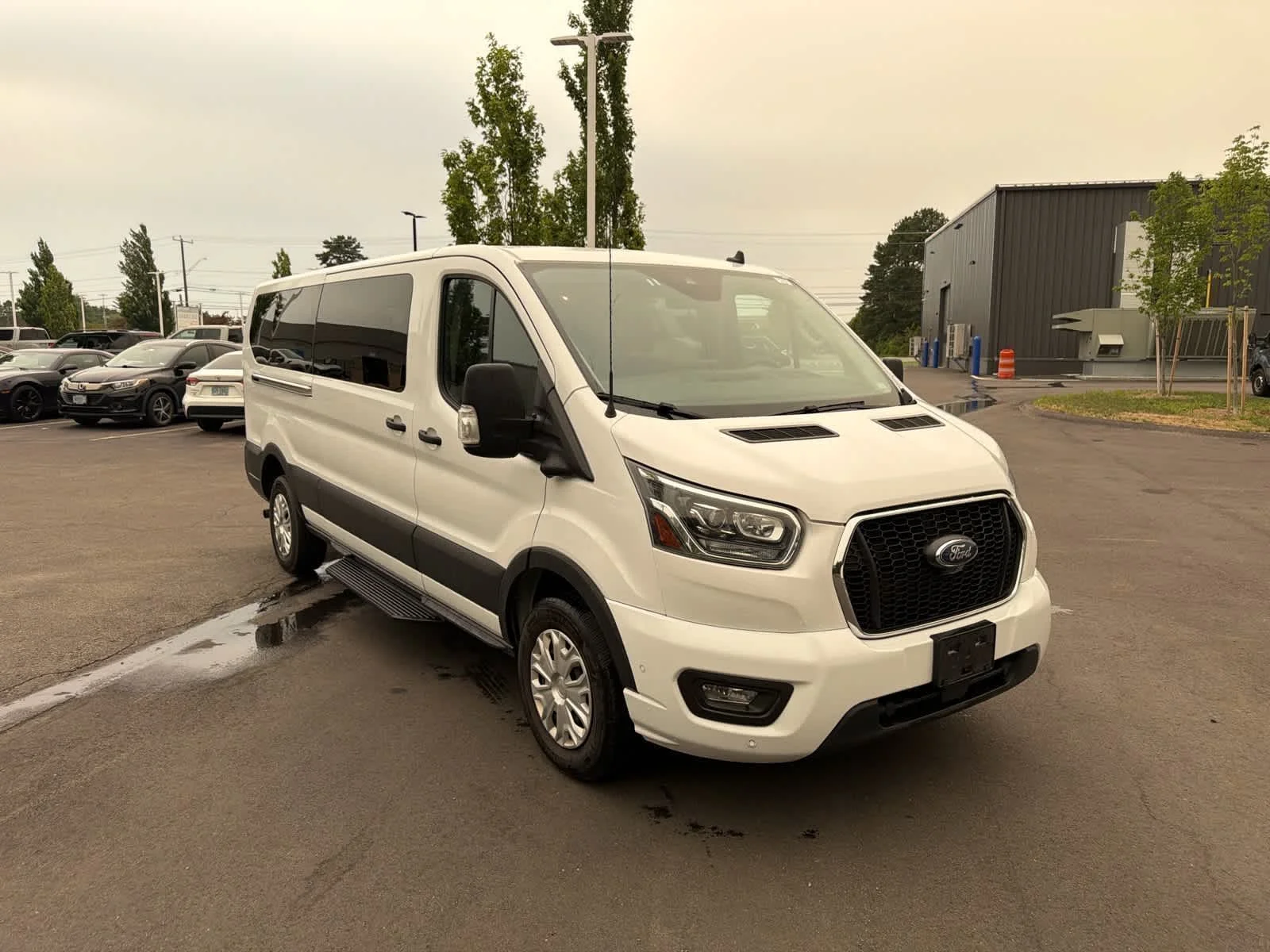 Used 2023 Oxford White Ford XLT image 3
