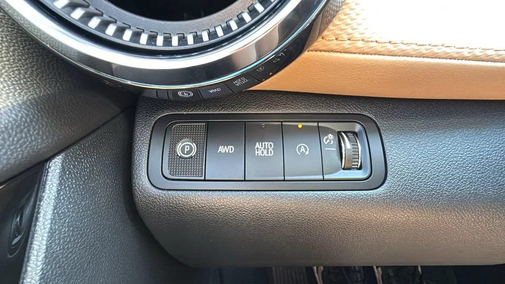 New 2027 Mosaic Black Metallic Chevrolet ACTIV image 31
