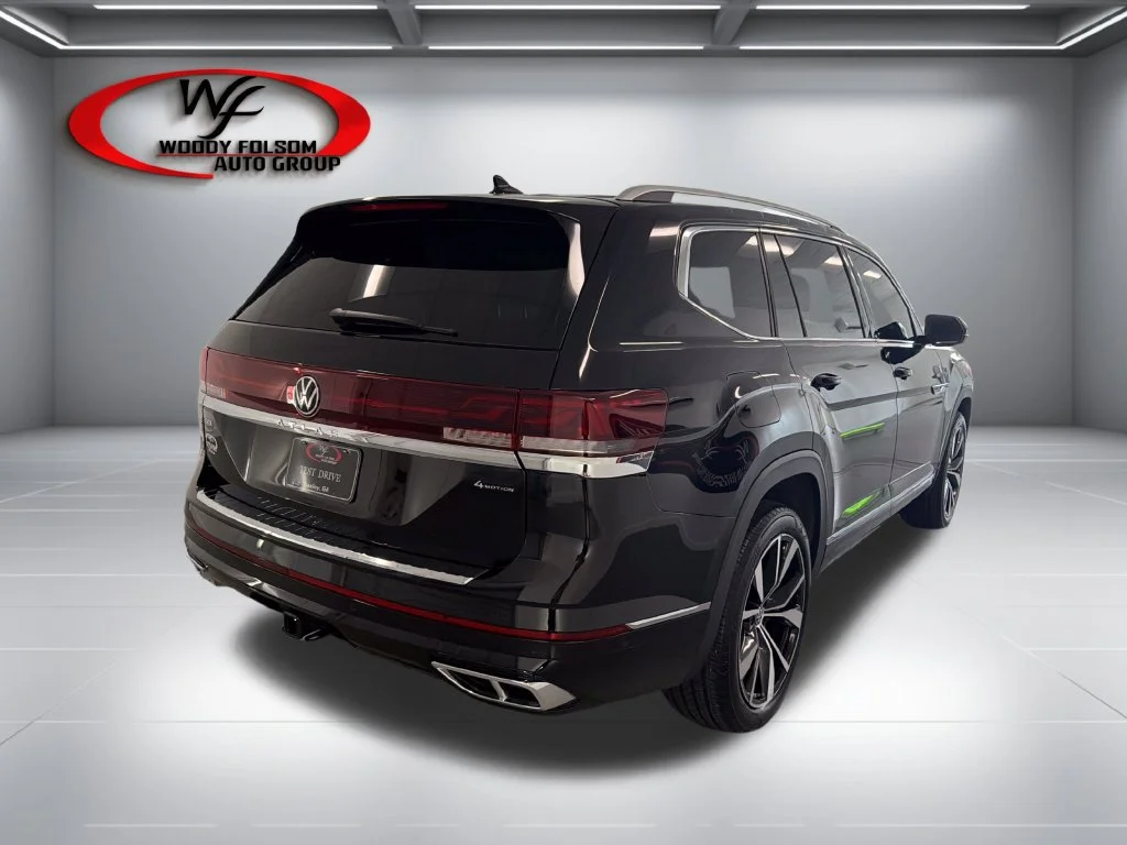 Used 2024 Black Volkswagen 2.0T SEL Premium R-Line image 6