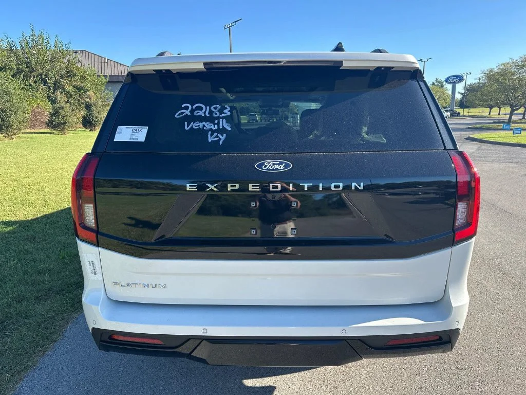New 2027 White Ford Platinum image 11