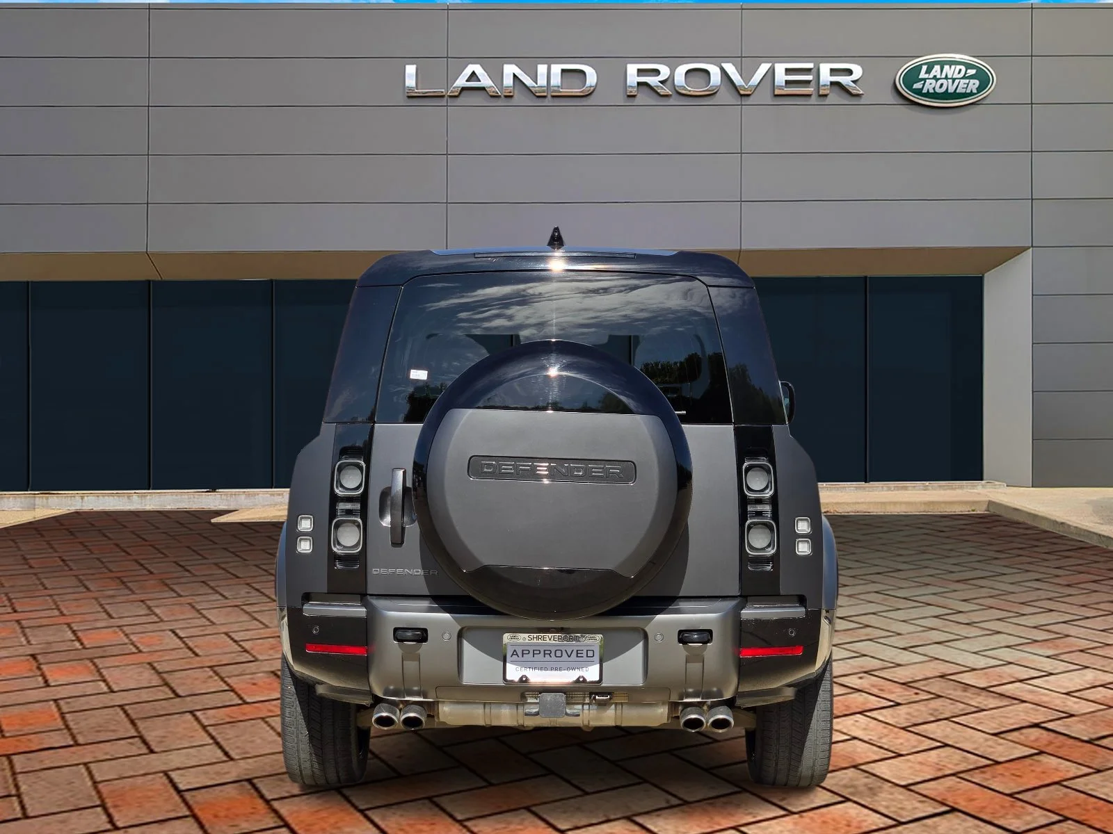 Used 2025 Gray Land Rover V8 image 5