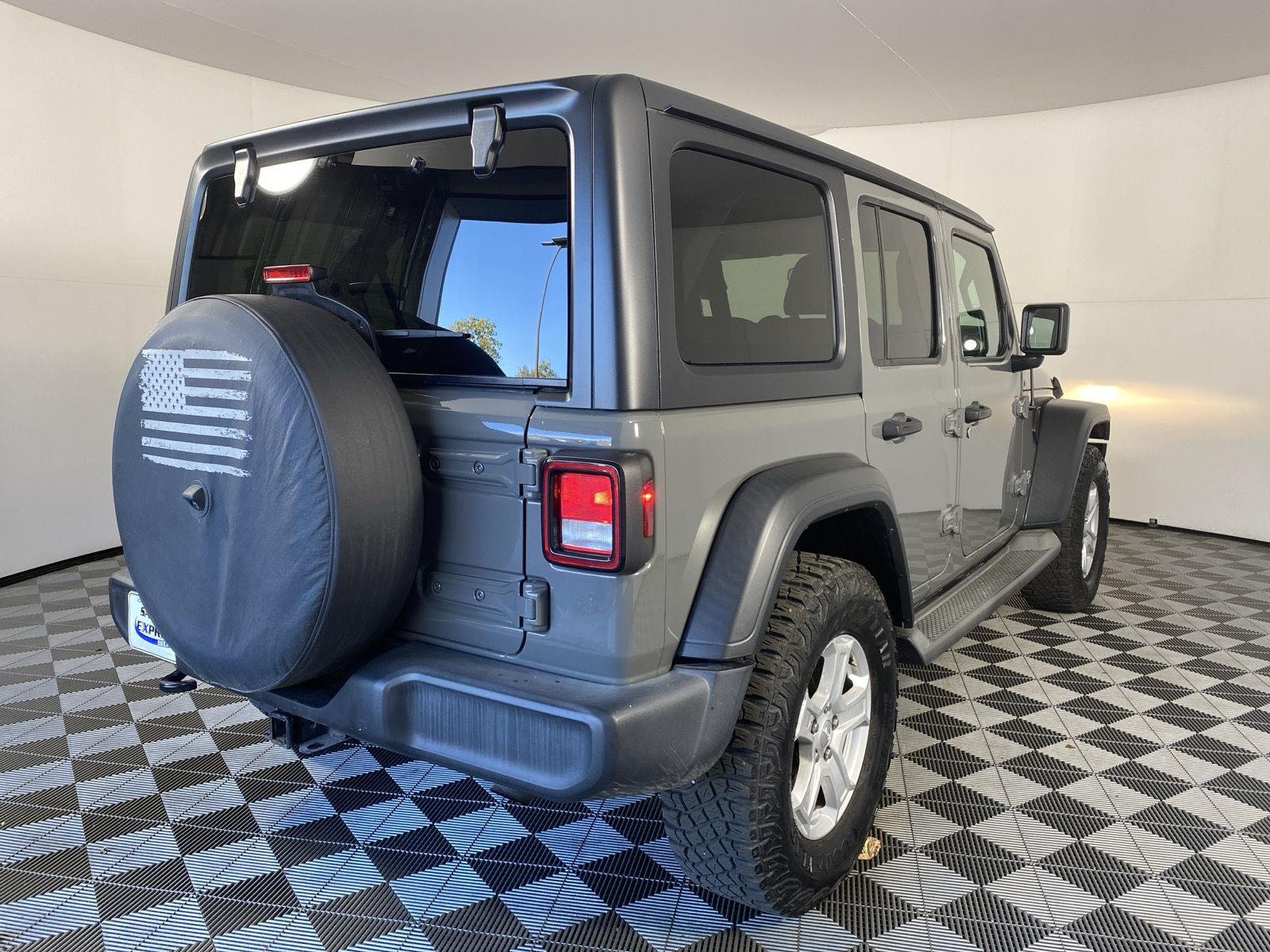 Used 2020 Sting-Gray Clearcoat Jeep Sport S image 3