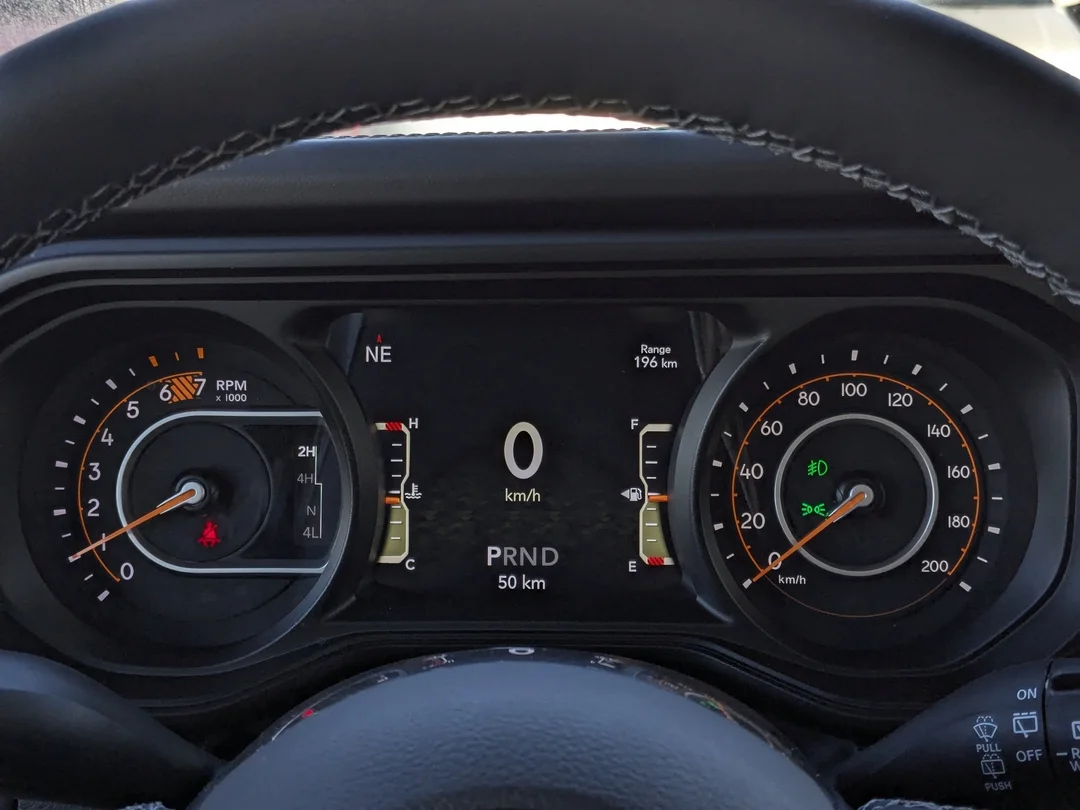 New 2025 White Jeep Sahara - - 4x4 - 12.3 inch display - Blind Spot Mon - Body Color 3 Piece HT - & More! image 17