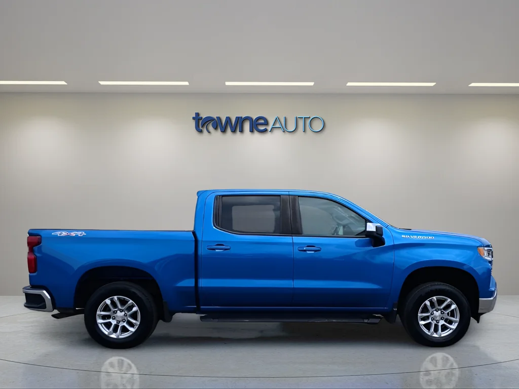 Used 2022 Blue Chevrolet LT image 7