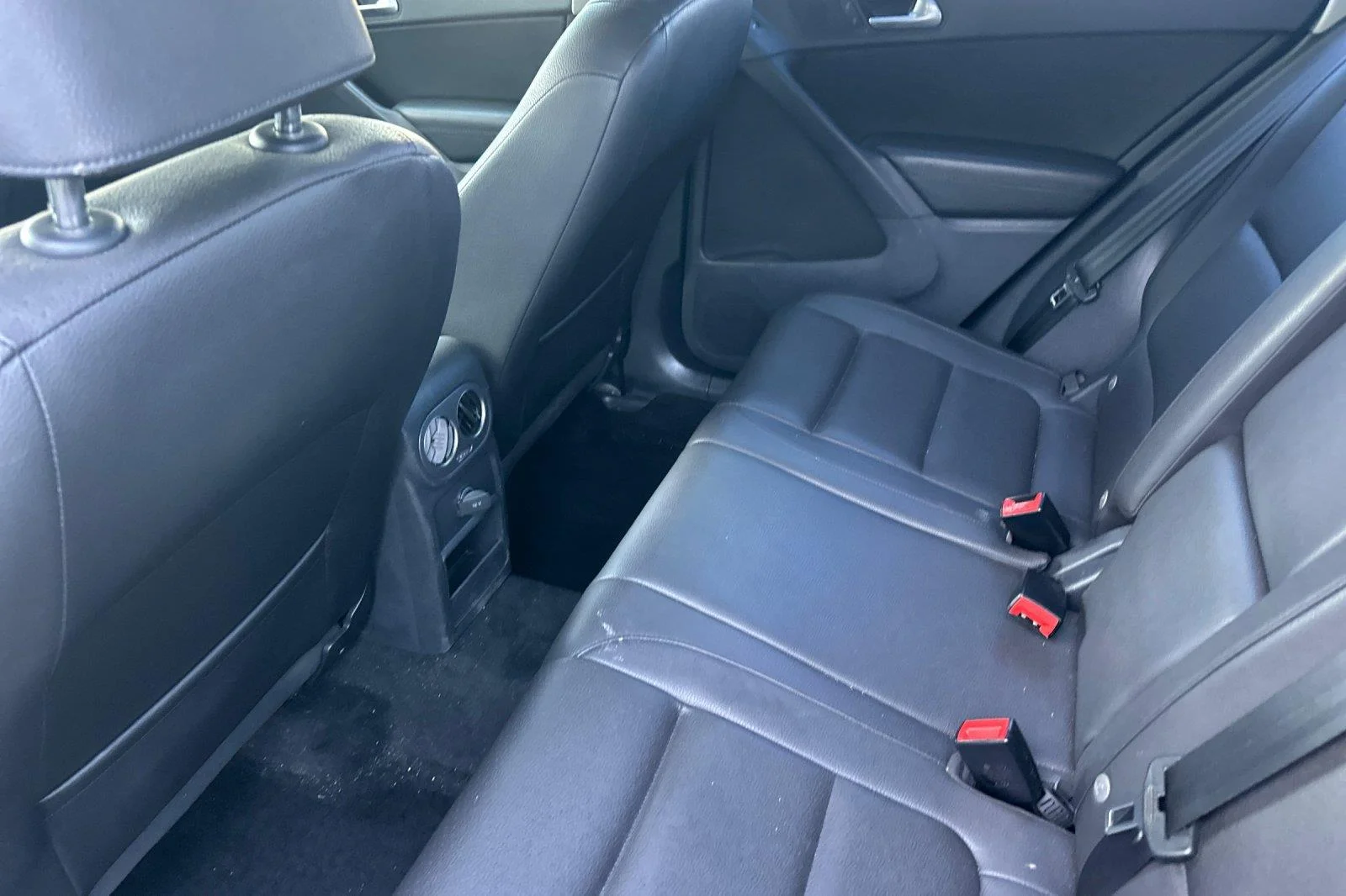 Used 2017 Pepper Gray Metallic Volkswagen S image 11