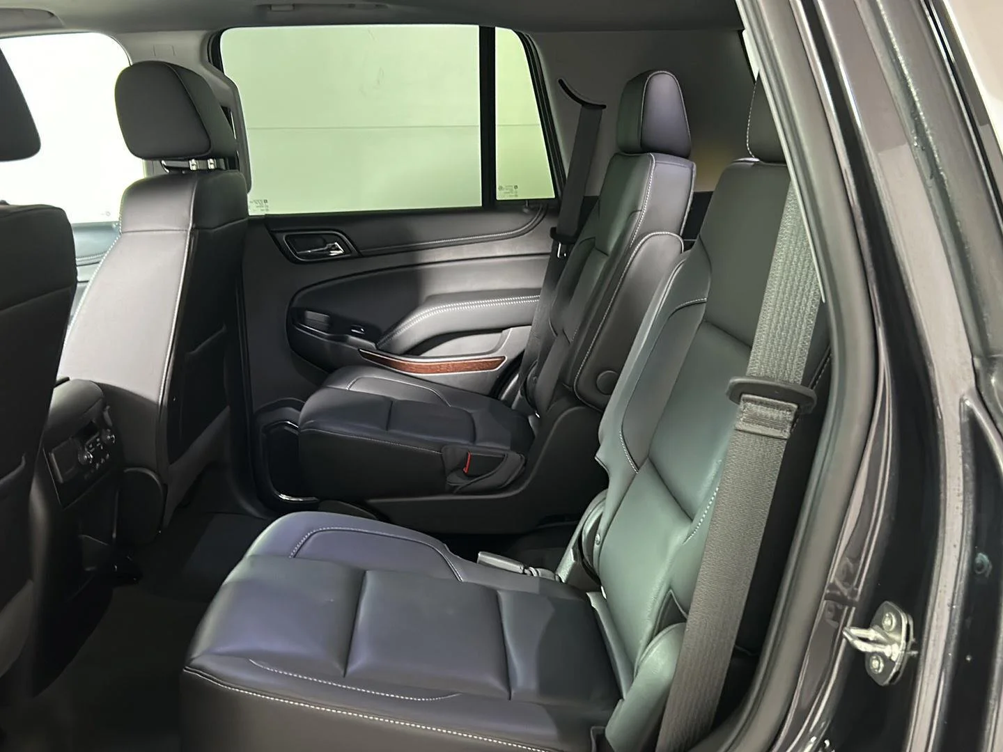 Used 2018 Iridium Metallic GMC SLT image 17