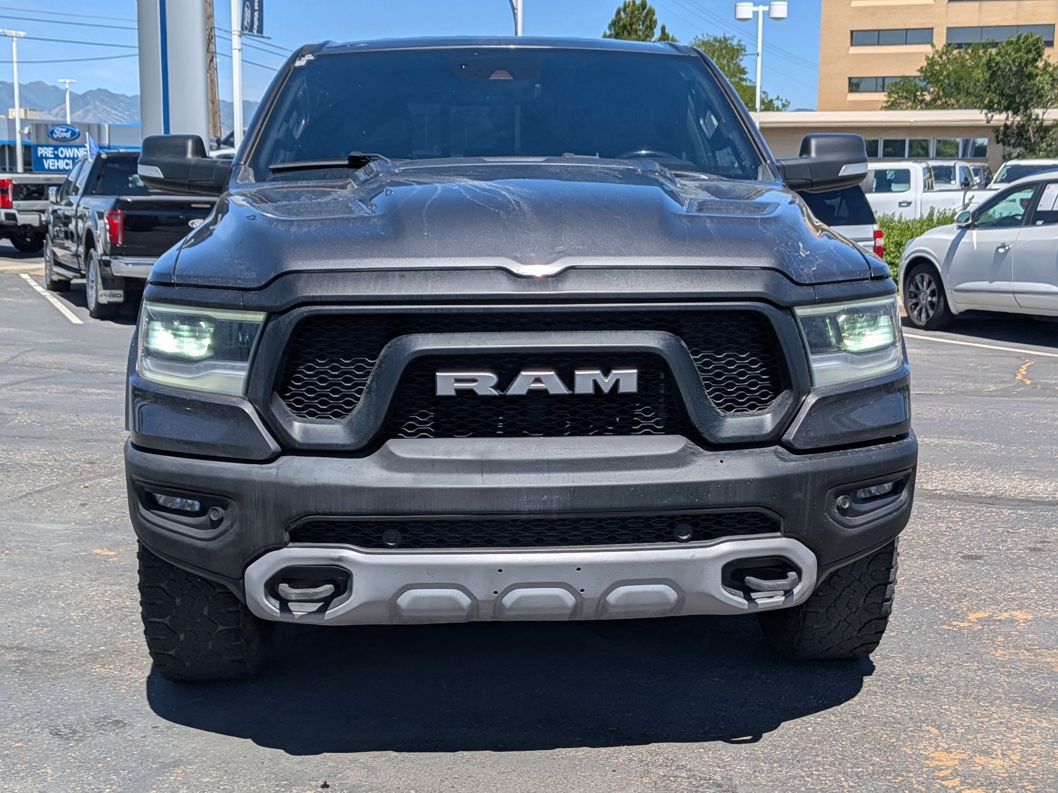 Used 2022 Granite Crystal Clearcoat Metallic Ram Rebel image 9