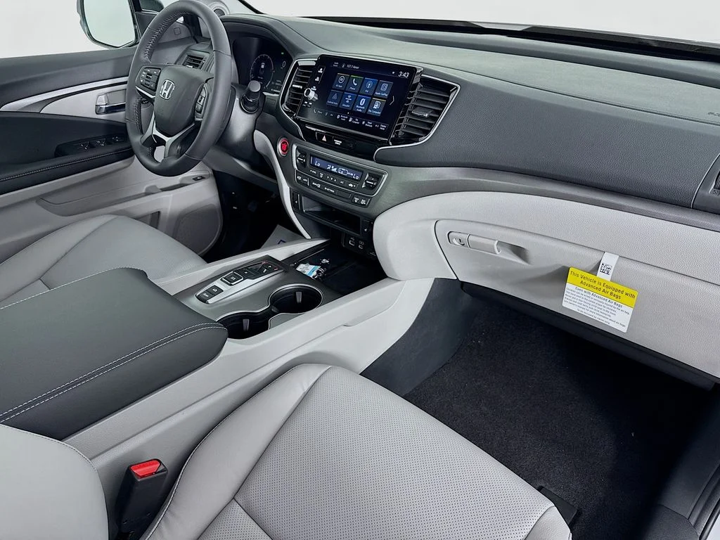New 2026 Platinum White Pearl Honda RTL image 40