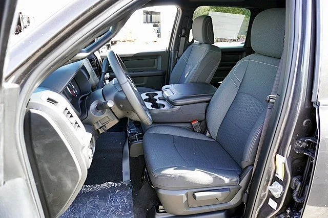 New 2026 Granite Crystal Metallic Clear-Coat Exterior Paint RAM Tradesman image 19