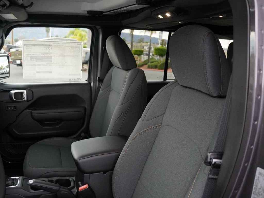 New 2026 Granite Crystal Metallic Clear-Coat Exterior Paint Jeep Sport S image 19