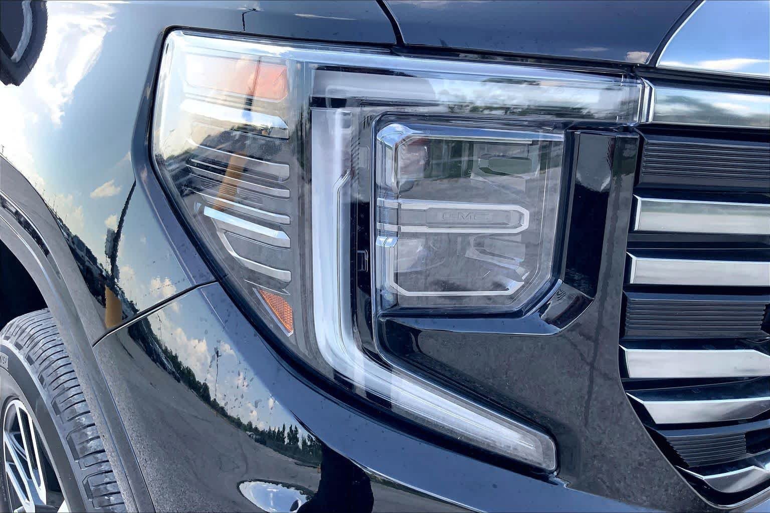 Used 2024 Onyx Black GMC AT4 image 27