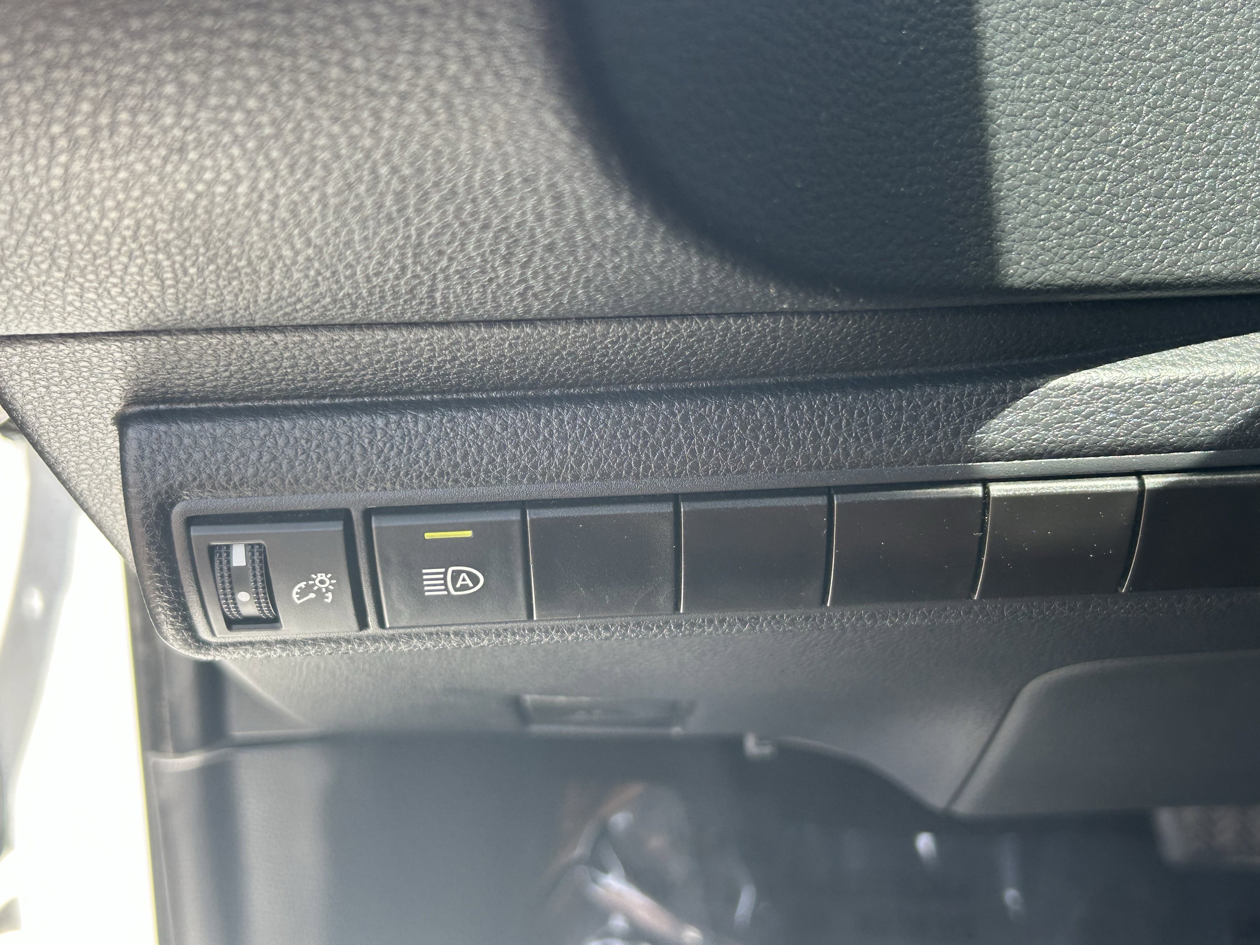 2023 Toyota Corolla LE - Photo 29