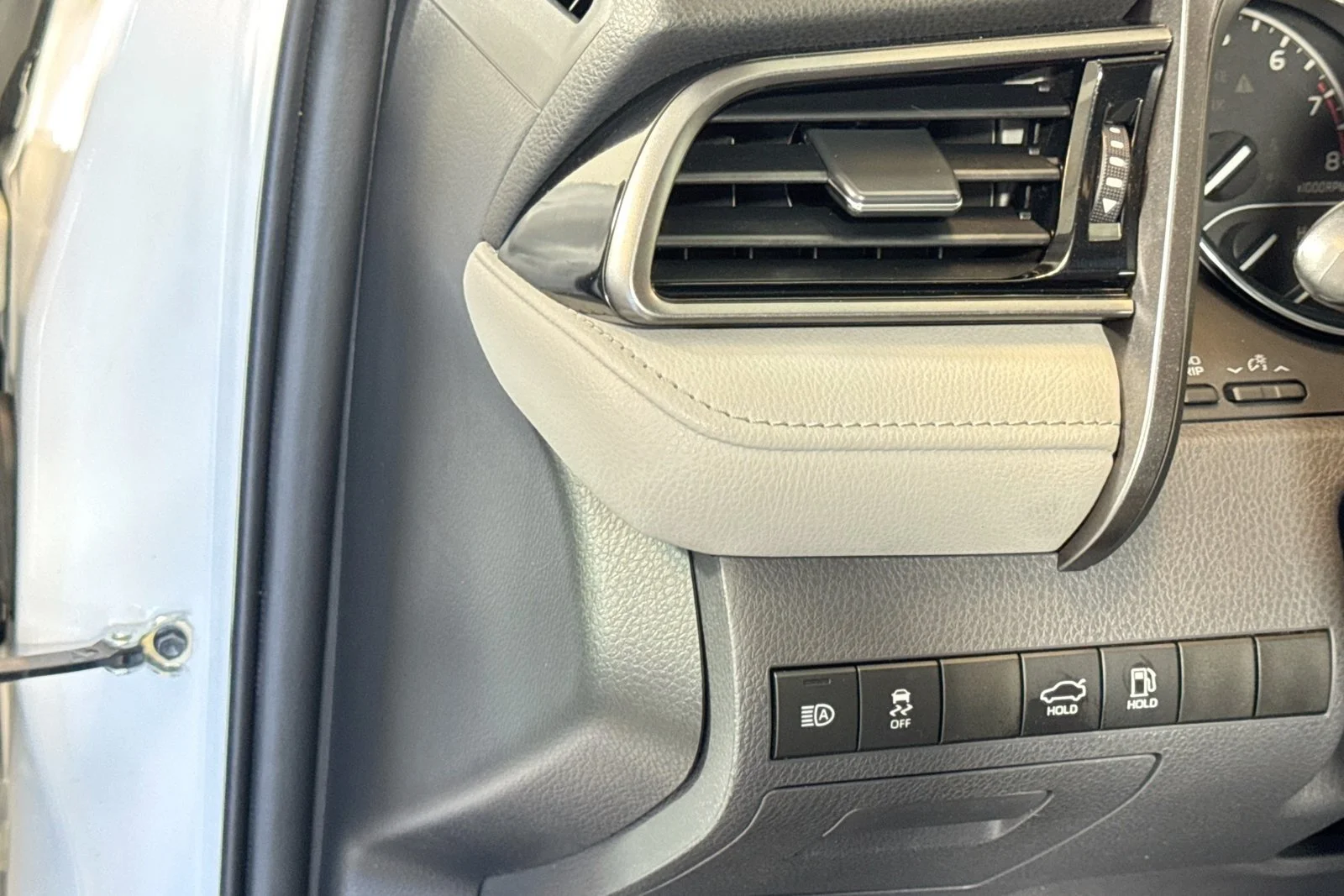 Used 2019 Black Toyota LE image 10
