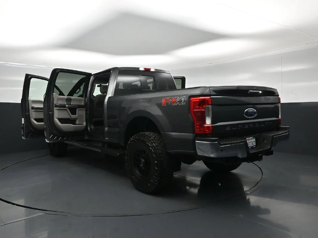 Used 2019 Gray Ford XLT image 28
