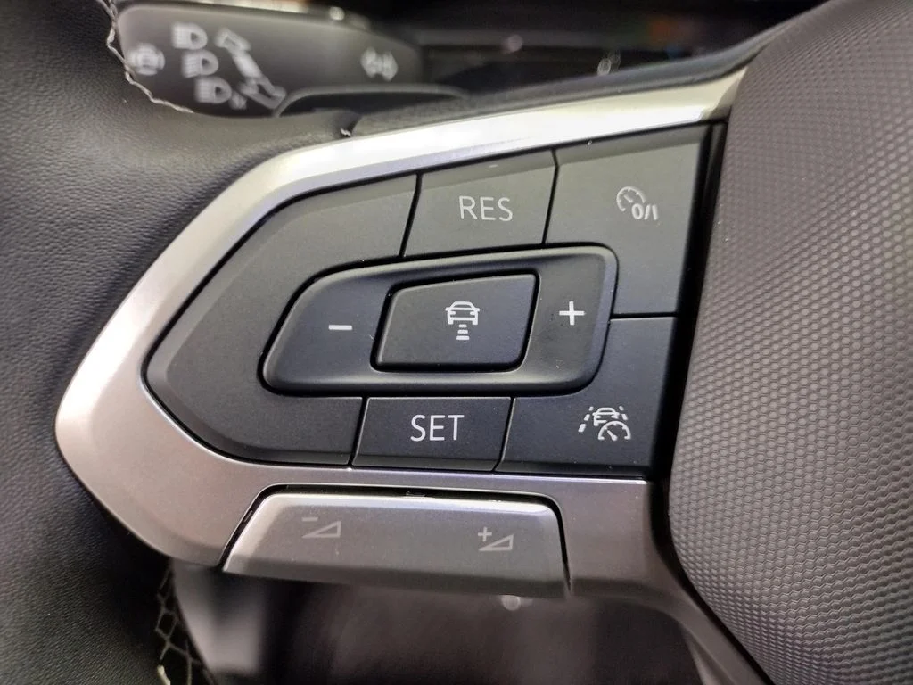 New 2026 White Volkswagen SE w/Technology image 28