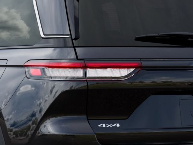 New 2026 Diamond Black Crystal Pearlcoat Jeep Laredo X image 10