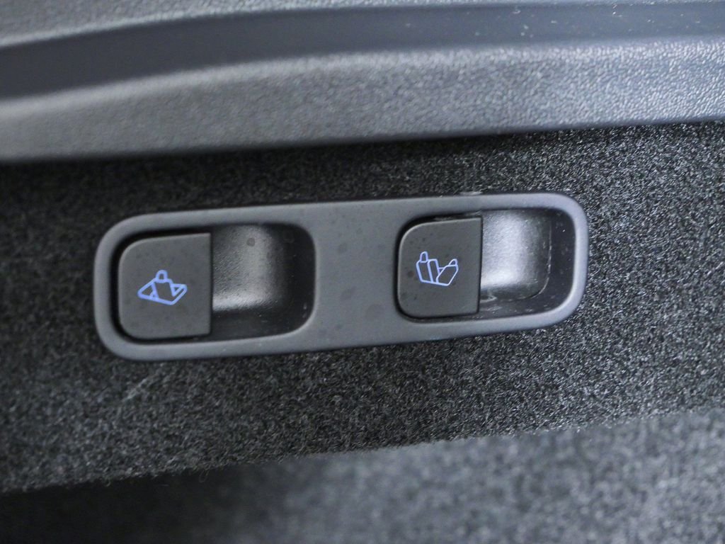 Used 2025  Tesla Long Range image 28