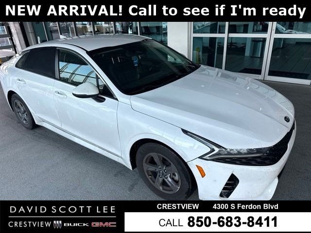Used 2021 White Kia LX image 1