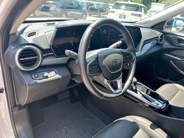 Used 2024 Summit White Chevrolet ACTIV image 13