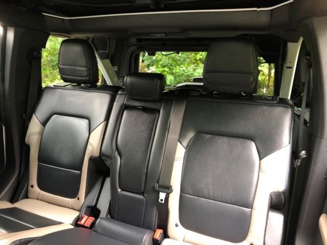 Used 2022 Oxford White Ford Wildtrak image 18
