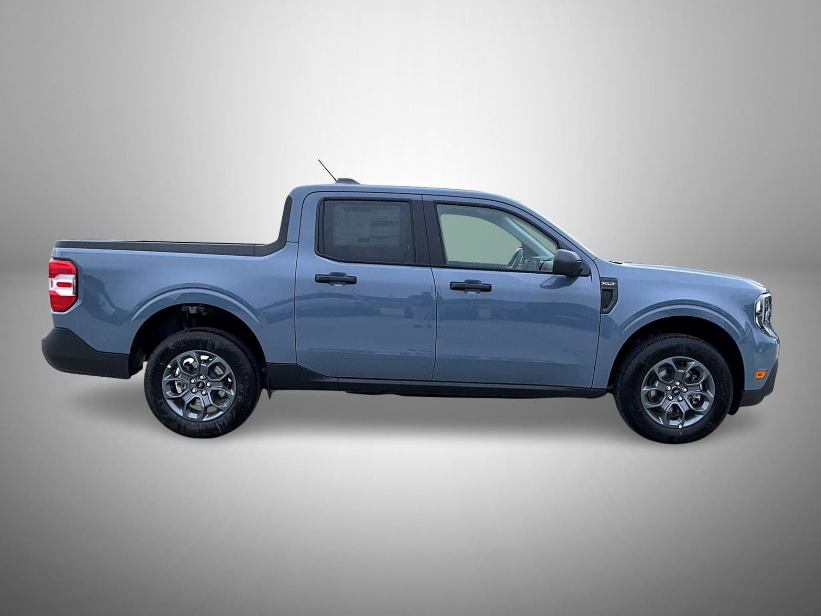 New 2026 Azure Gray Metallic Tri-Coat Ford XLT image 4