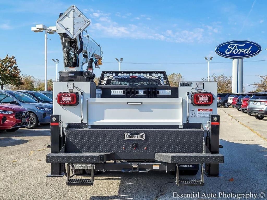 New 2023 White Ford XLT image 9