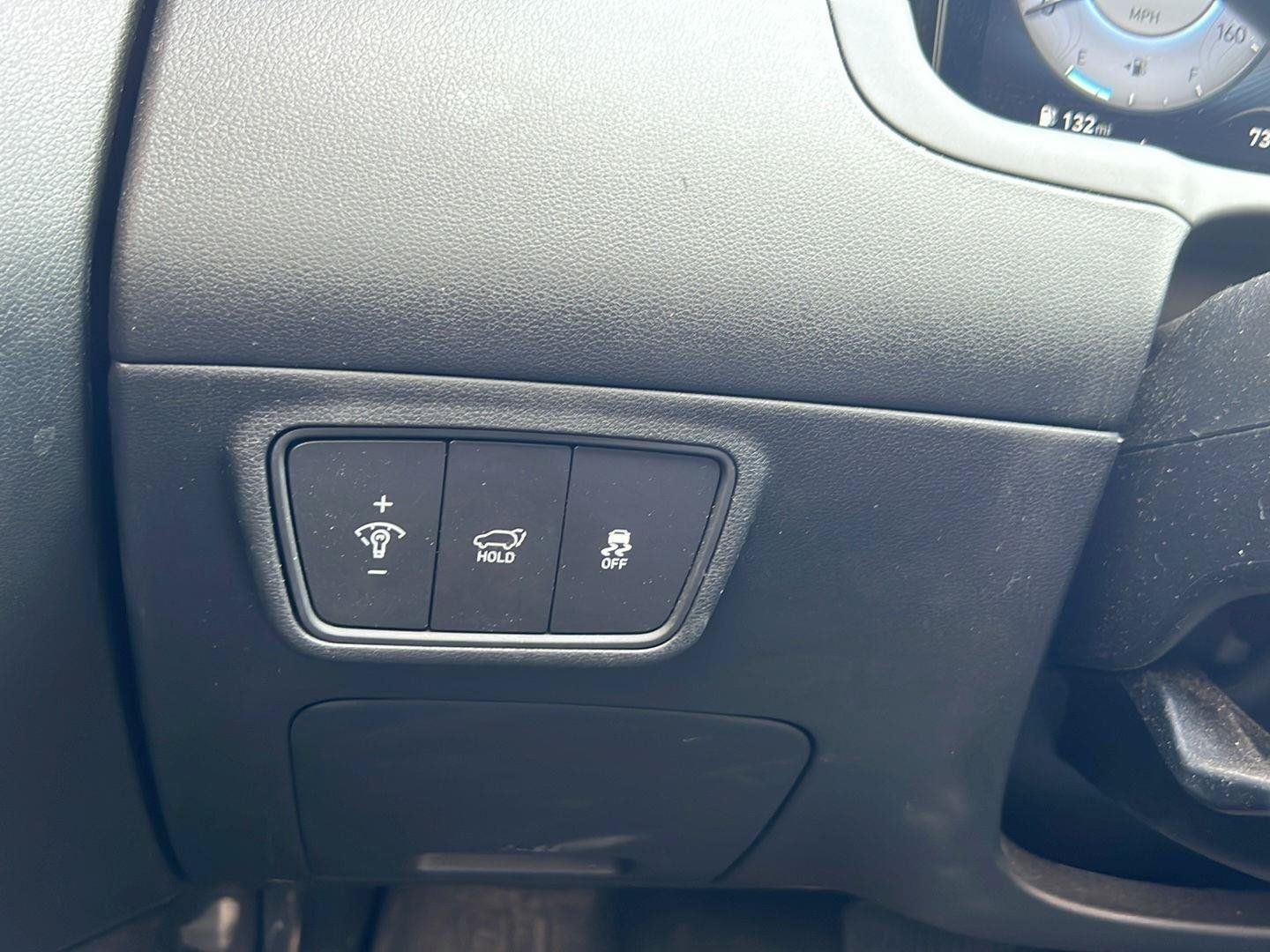 Used 2023 Amazon Gray Hyundai SEL image 15